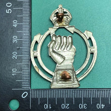 Load image into Gallery viewer, Original WW2 British Army Cap Badge - Royal Armoured Corps - Kings Crown - The Militaria Shop