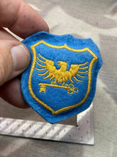 Lade das Bild in den Galerie-Viewer, Unknown Large Size Sewn Blazer Badge - The Militaria Shop