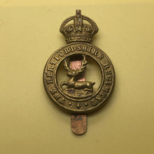 Load image into Gallery viewer, Original WW2 British Army Cap Badge - Hertfordshire Regiment - The Militaria Shop