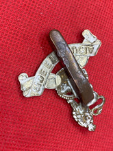Charger l'image dans la galerie, Original British Army - ARMY PAY CORPS Regiment Cap Badge - The Militaria Shop