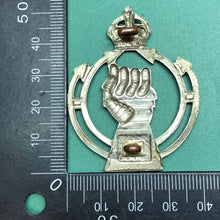 Load image into Gallery viewer, Original WW2 British Army Cap Badge - Royal Armoured Corps - Kings Crown - The Militaria Shop