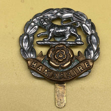 Load image into Gallery viewer, Original WW2 British Army Hampshire Regiment Cap Badge - The Militaria Shop