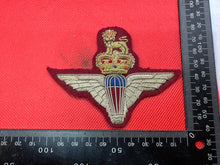 Charger l'image dans la galerie, British Army Bullion Embroidered Blazer Badge - Parachute Regiment -Queens Crown - The Militaria Shop