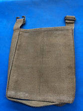 Lade das Bild in den Galerie-Viewer, WW2 British Army 37 Pattern Webbing Water Bottle Carrier Harness - 1943 Dated - The Militaria Shop