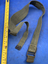 Lade das Bild in den Galerie-Viewer, Original WW2 British Army 44 Pattern Shoulder Strap - 1945 Dated - The Militaria Shop