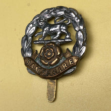 Load image into Gallery viewer, Original WW2 British Army Hampshire Regiment Cap Badge - The Militaria Shop