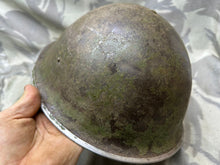 Charger l'image dans la galerie, Original WW2 British / Canadian Army Mk3 Turtle Helmet & Liner - The Militaria Shop