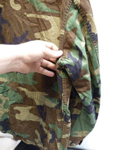 Charger l'image dans la galerie, Genuine US Army Camouflaged BDU Battledress Uniform - Max 37 Inch Chest - The Militaria Shop
