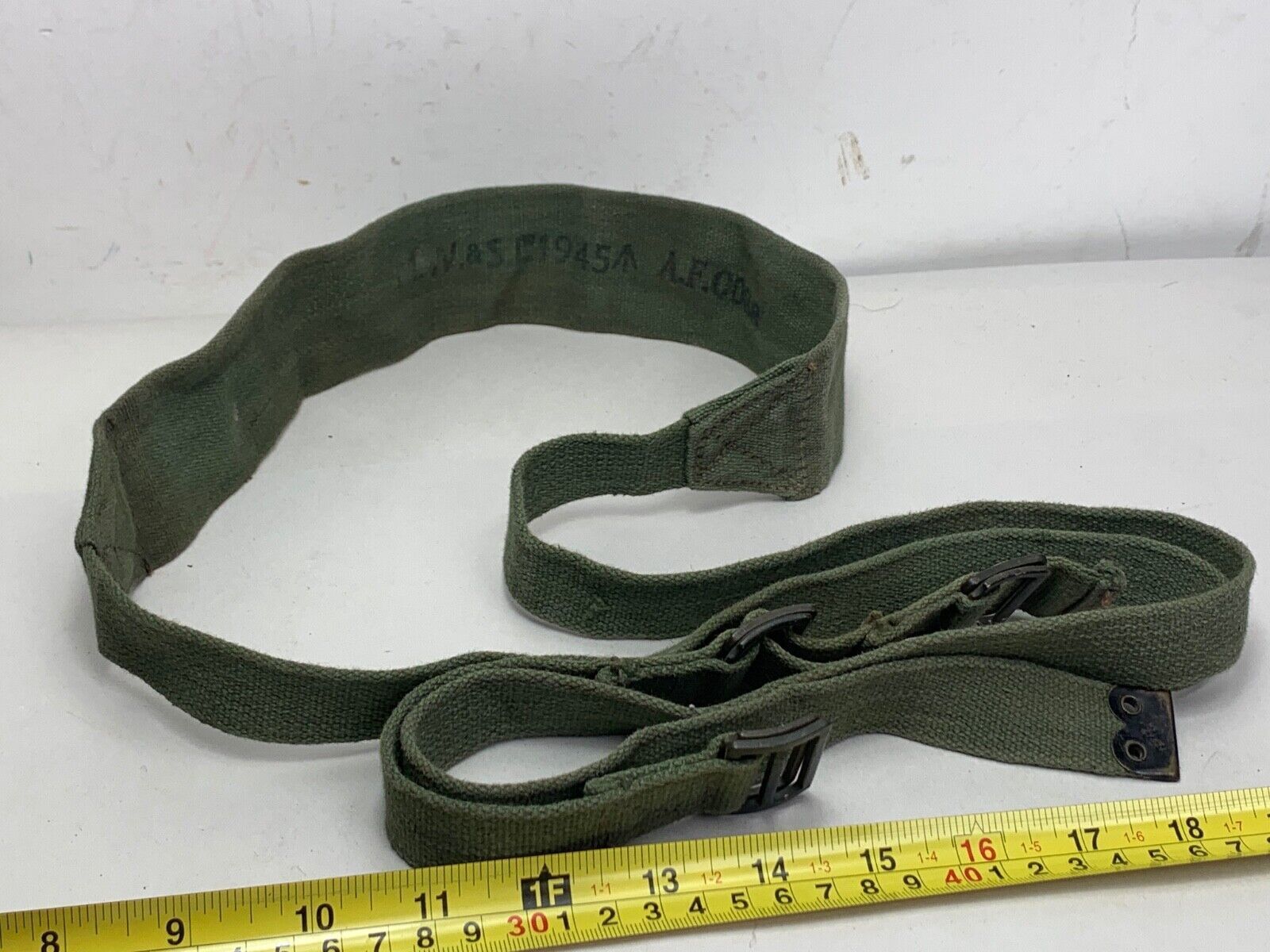 Original WW2 British Army 44 Pattern Shoulder Strap - 1945 Dated - The Militaria Shop
