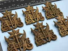 Charger l'image dans la galerie, British Army Victorian 1st Edinburgh Artillery Volunteer Corps Cap Badge - The Militaria Shop