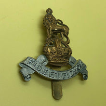 Lade das Bild in den Galerie-Viewer, Original WW2 British Army Cap Badge - Royal Army Pay Corps Kings Crown - The Militaria Shop