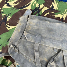 Load image into Gallery viewer, Original WW2 British Army / RAF 37 Pattern Small Pack & L Strap Set - 1945 D - The Militaria Shop