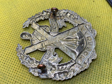 Charger l'image dans la galerie, British Army Cameron Highlanders Liverpool Scottish Cap Badge - The Militaria Shop