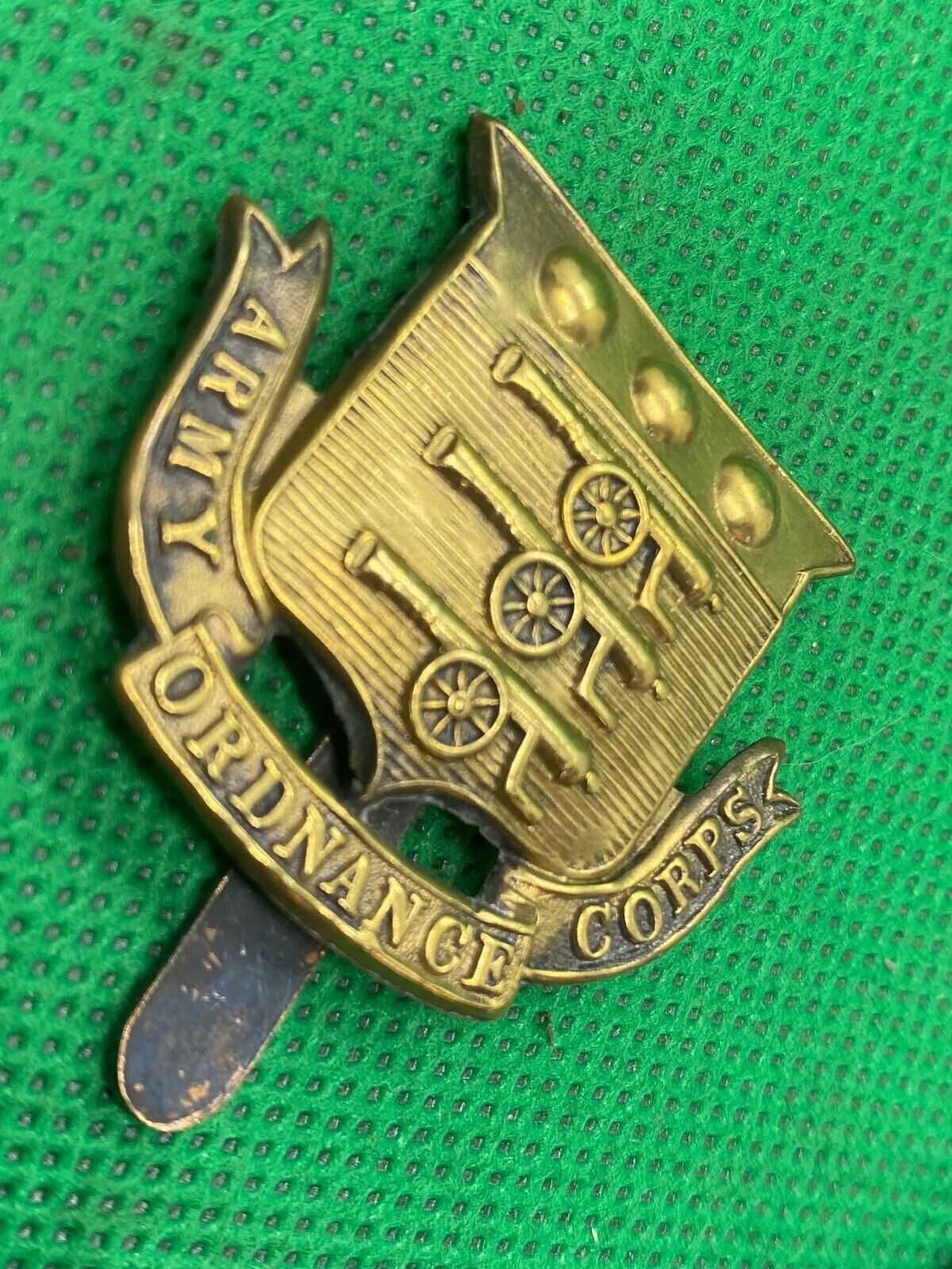 British Army - Army Ordnance Corps Cap Badge - The Militaria Shop