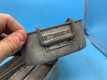 Charger l'image dans la galerie, Original WW2 British Army Soldiers Mess Tin Set - Two Piece - Fold Out Handles - The Militaria Shop