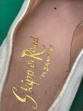 Charger l'image dans la galerie, Original WW2 British Army Women's White Summer Shoes - ATS WAAF - Size 235s - The Militaria Shop