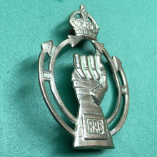Load image into Gallery viewer, Original WW2 British Army Cap Badge - Royal Armoured Corps - Kings Crown - The Militaria Shop