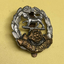 Load image into Gallery viewer, Original WW2 British Army Hampshire Regiment Cap Badge - The Militaria Shop
