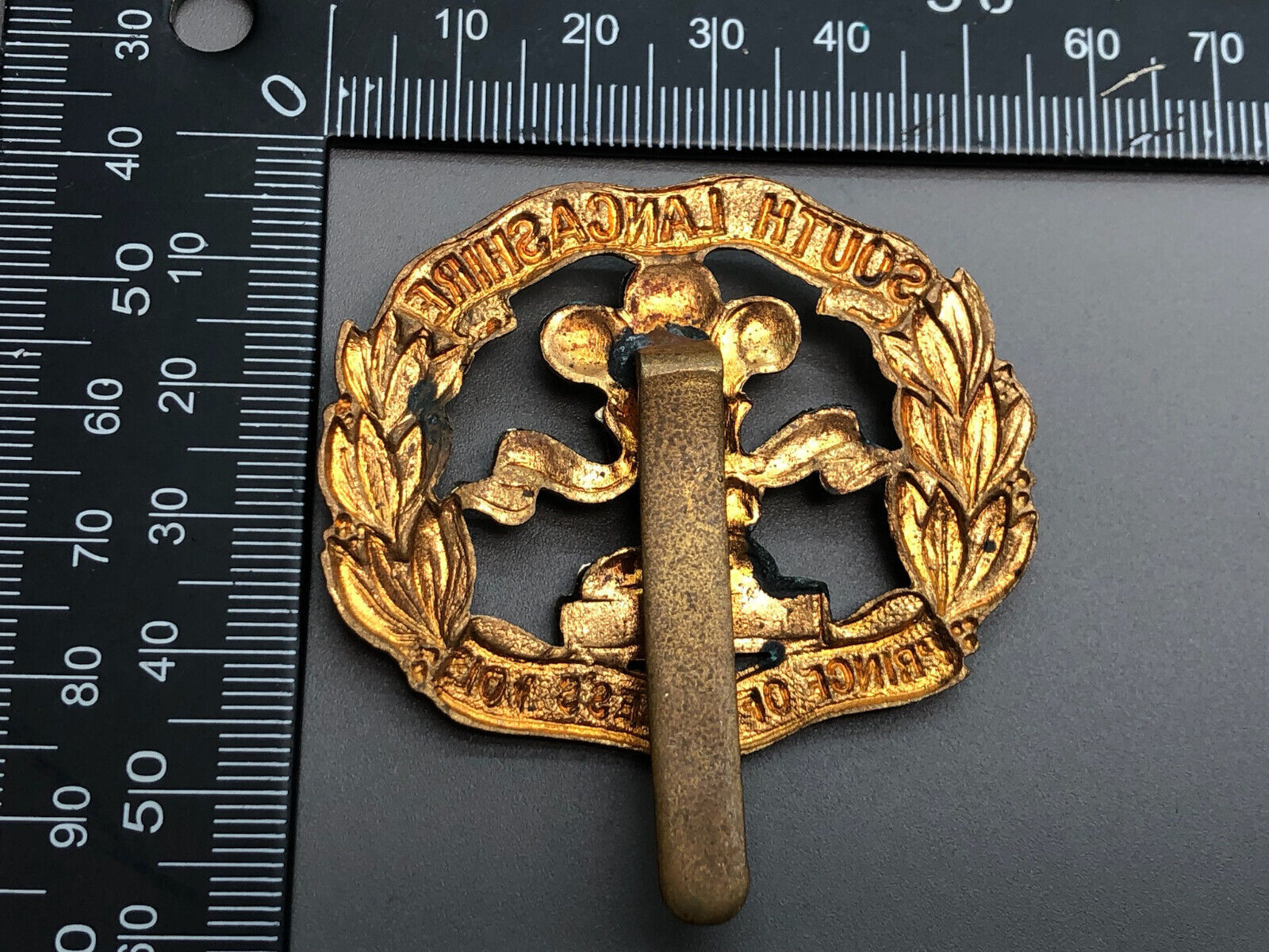 Original British Army WW2 South Lancashire Regiment Cap Badge - The Militaria Shop