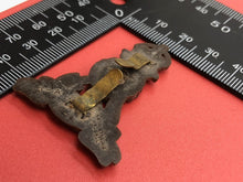 Charger l'image dans la galerie, Original WW2 British Army Cap Badge - Royal Pioneer Corps - Plastic Economy - The Militaria Shop