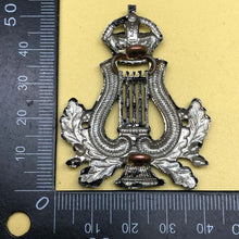 Load image into Gallery viewer, Original WW2 British Army Musicians Cap Badge - The Militaria Shop