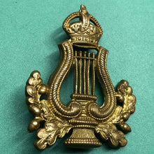 Load image into Gallery viewer, Original WW2 British Army Musicians Cap Badge - The Militaria Shop