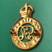 Load image into Gallery viewer, Original WW1 British Army Second Life Guards Cap Badge George V - The Militaria Shop