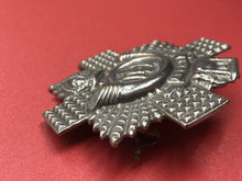 Load image into Gallery viewer, Original WW2 British Army Kings Crown Cap Badge - Highland Light Infantry - The Militaria Shop
