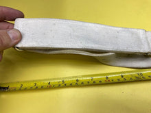 Lade das Bild in den Galerie-Viewer, Original British Army White Buff Leather Guards Belt - The Militaria Shop