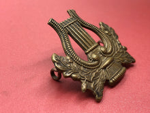 Load image into Gallery viewer, Original WW2 British Army Musicians Cap Badge - The Militaria Shop