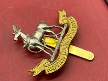 Load image into Gallery viewer, WW1 / WW2 British Army ROYAL WARWICKSHIRE Cap Badge - The Militaria Shop