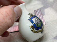 Lade das Bild in den Galerie-Viewer, Original Vintage Crested China Ware Vase - Ryde - Isle of Wight - The Militaria Shop