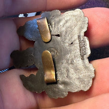 Charger l'image dans la galerie, Original WW2 British Army Economy Bakelite General Service Corps Cap Badge - The Militaria Shop