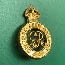 Load image into Gallery viewer, Original WW1 British Army Second Life Guards Cap Badge George V - The Militaria Shop