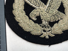 Lade das Bild in den Galerie-Viewer, British Army Bullion Embroidered Blazer Badge - Army Air Corps - The Militaria Shop