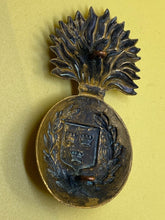 Charger l'image dans la galerie, Original British Army Victorian Royal Munster Fusiliers Glengarry Badge - The Militaria Shop