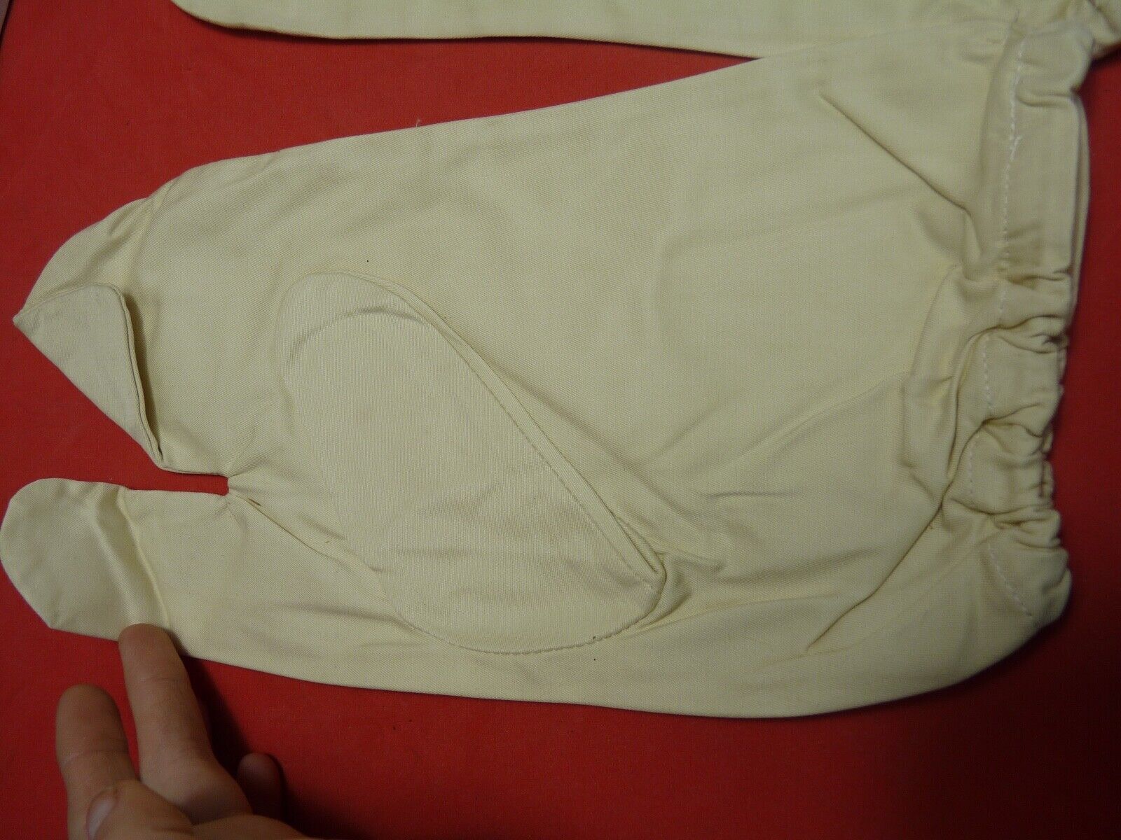 Original WW2 British Army Gunners Winter White Gloves - Dated 1941 - The Militaria Shop