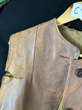 Lade das Bild in den Galerie-Viewer, Original WW2 British Army ATS Leather Jerkin - 40" Chest - The Militaria Shop