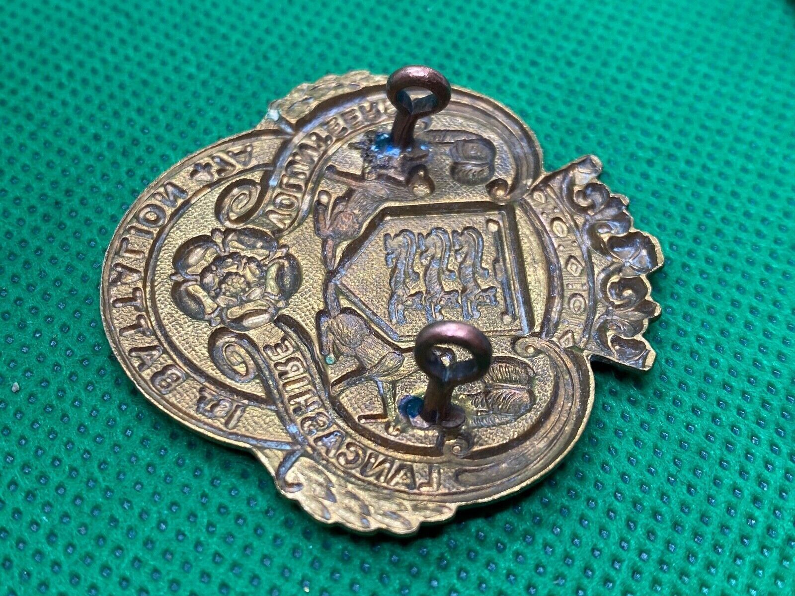 WW1 British Army Lancashire Volunteers - North East Lancashire Wigan Cap Badge - The Militaria Shop