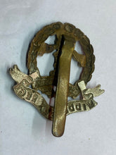 Charger l'image dans la galerie, Original British Army - Middlesex Regiment Cap Badge - The Militaria Shop
