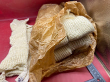 Charger l'image dans la galerie, Original British Army / RAF 1943 Wristlets (wrist warmers) from Original Box - The Militaria Shop