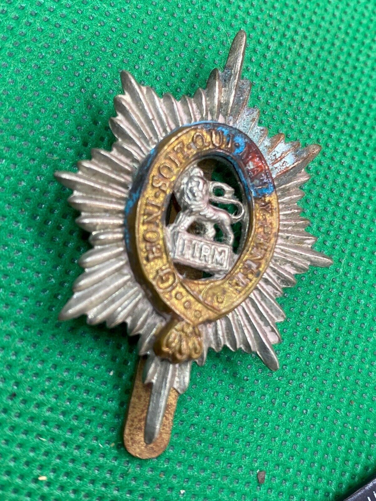 Original WW1 / WW2 British Army Worcestershire Regiment Cap Badge - The Militaria Shop