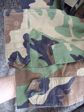 Charger l'image dans la galerie, Genuine US Army Camouflaged BDU Battledress Uniform - 37 to 41 Inch Chest - The Militaria Shop