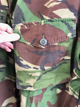 Load image into Gallery viewer, Size 190/104 - Vintage British Army DPM Lightweight Combat Jacket Smock - The Militaria Shop