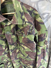Charger l'image dans la galerie, British Army DPM Pattern Camouflaged Combat Rip Stop Jacket Smock - Size 190/96 - The Militaria Shop
