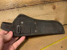 Charger l'image dans la galerie, Black Fabric Pistol Holster - B75 - The Militaria Shop