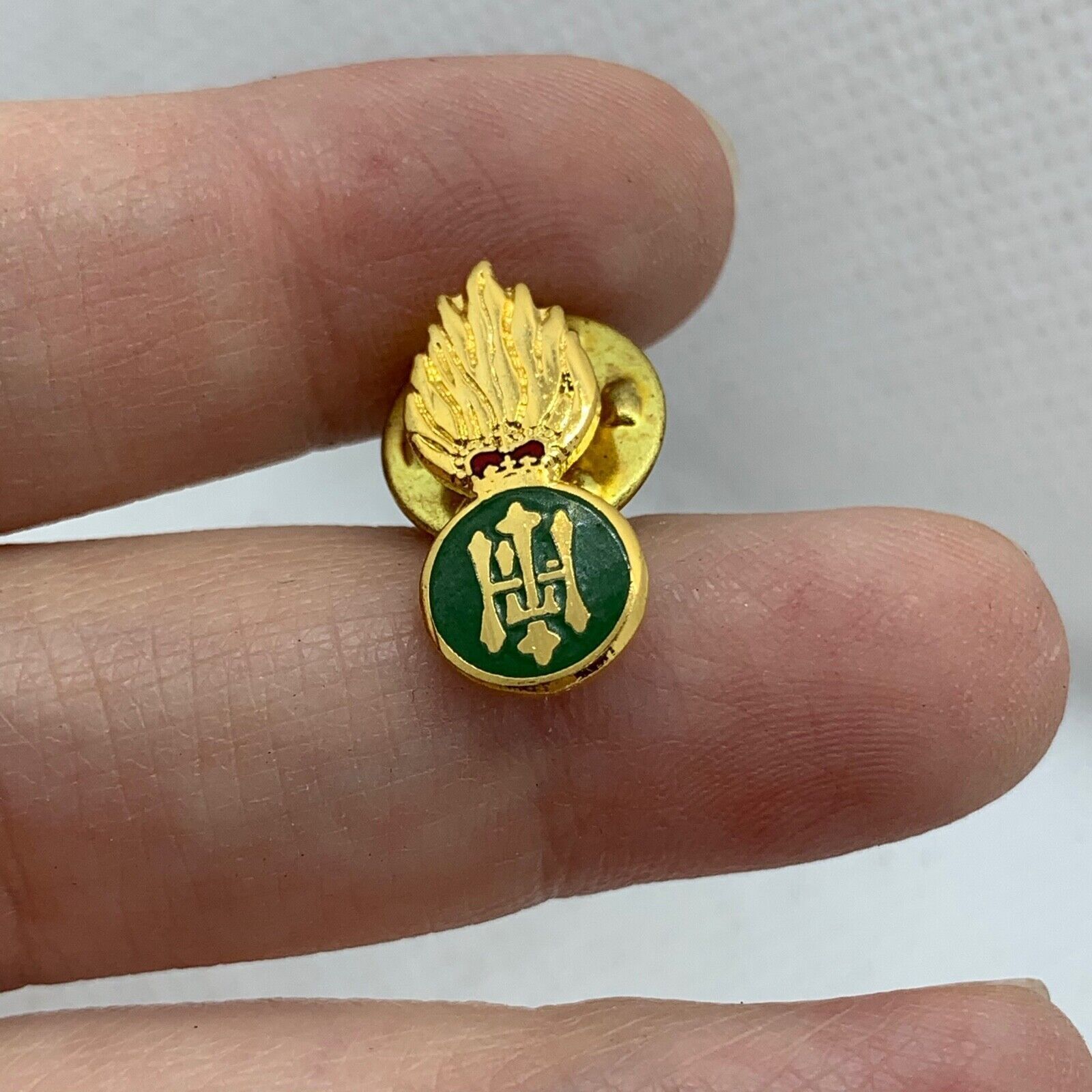 Royal Highland Fusiliers - NEW British Army Military Cap/Tie/Lapel Pin Badge - The Militaria Shop