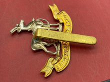 Load image into Gallery viewer, WW1 / WW2 British Army ROYAL WARWICKSHIRE Cap Badge - The Militaria Shop