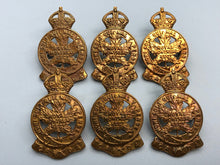 Charger l'image dans la galerie, Genuine WW2 Canadian Army Royal Montreal Regiment Cap Badge - The Militaria Shop