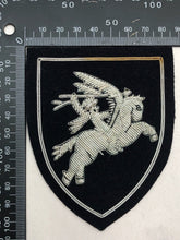 Lade das Bild in den Galerie-Viewer, British Army Bullion Embroidered Blazer Badge - 16th Air Assault Brigade - The Militaria Shop